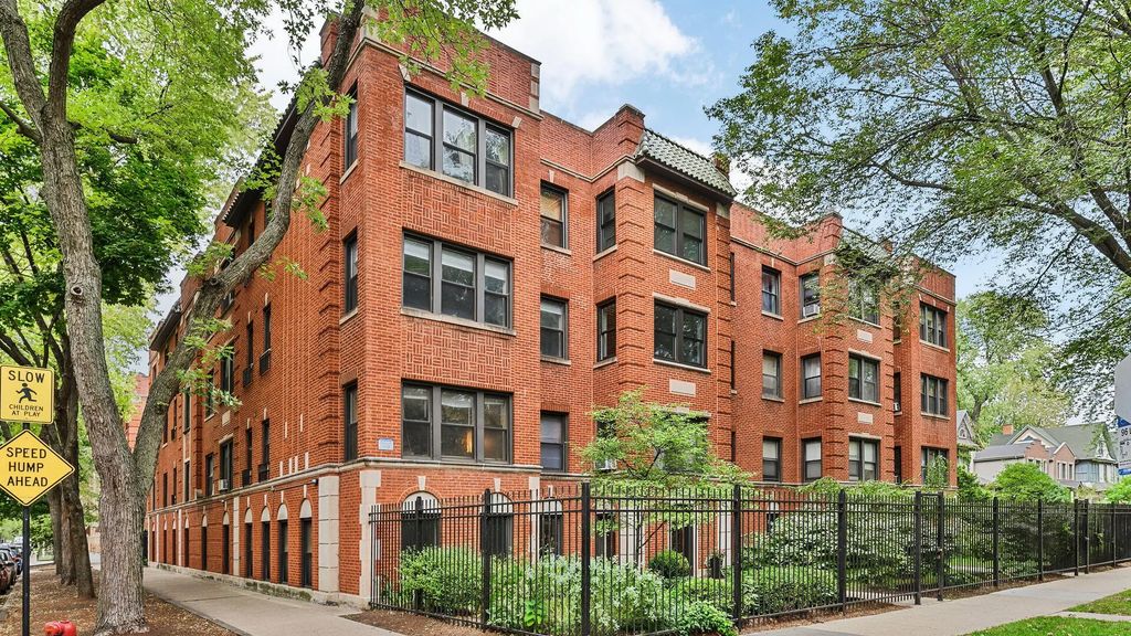 1850 W Lunt Avenue 2, Chicago