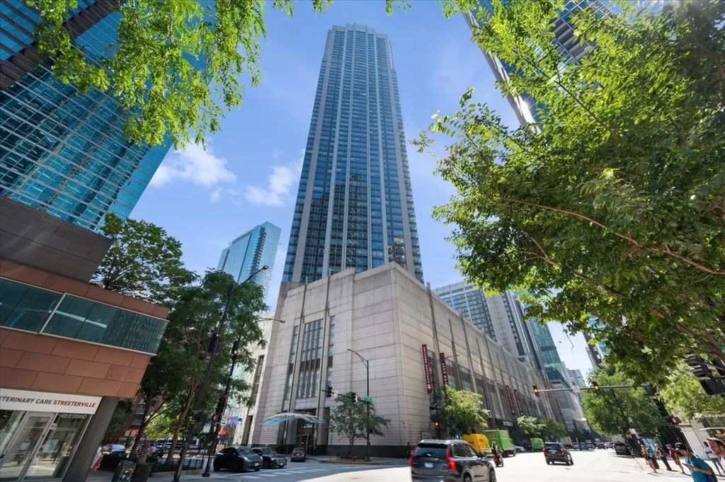 512 N Mcclurg Court 807, Chicago
