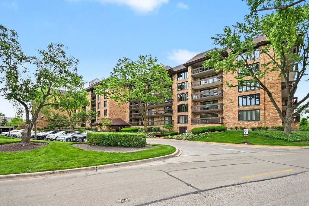 1671 Mission Hills Road 201, Northbrook, 60062