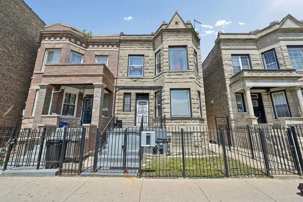 4352 W Monroe Street, Chicago, 60624