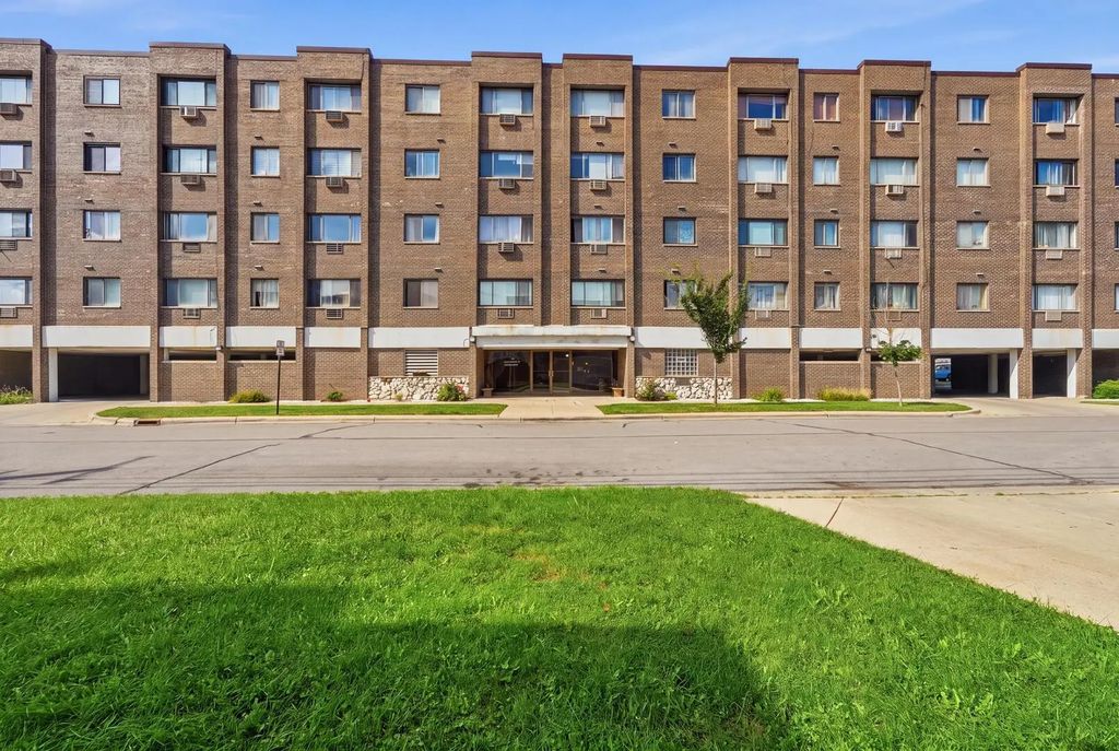 7650 W Altgeld Street 305, Elmwood Park