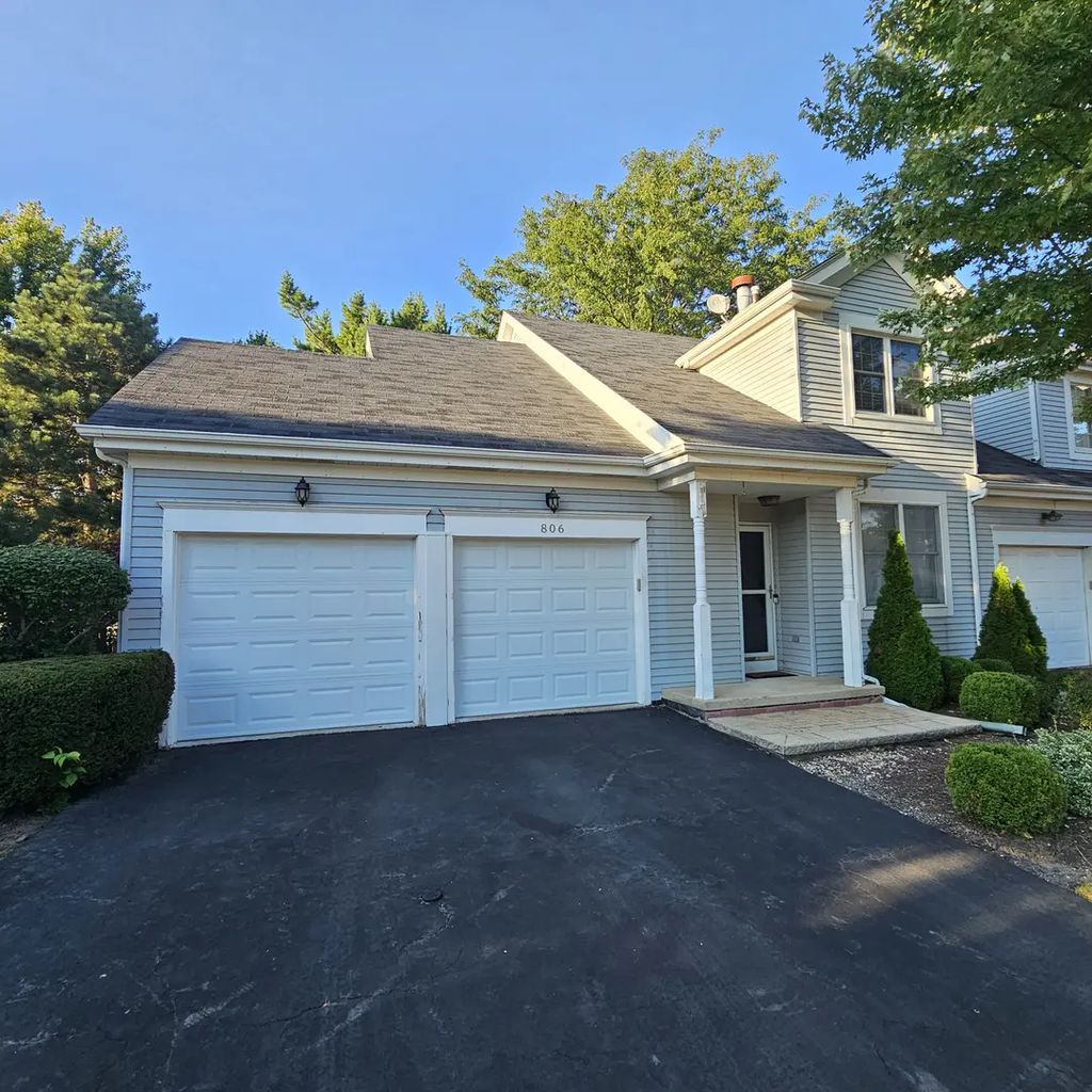 806 Derby Course, St. Charles