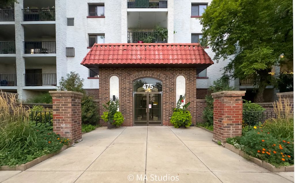 475 Plum Creek Drive 107, Wheeling