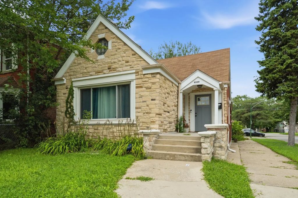 8559 S Phillips Avenue, Chicago