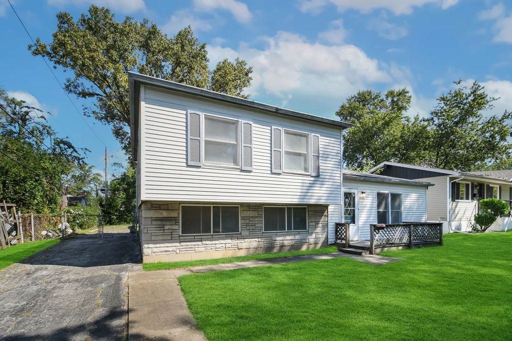 1755 Reichert Avenue, Sauk Village