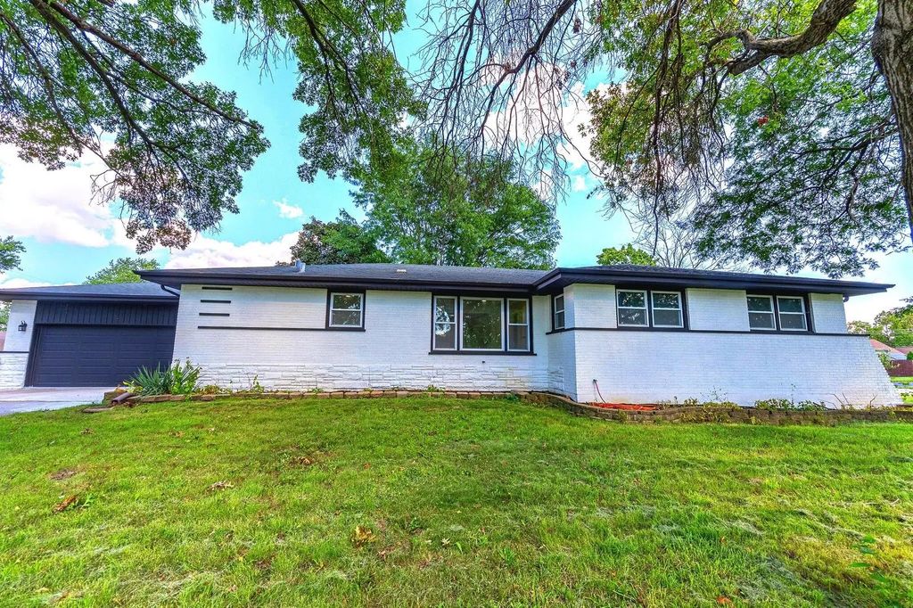 15725 New England Avenue, Tinley Park