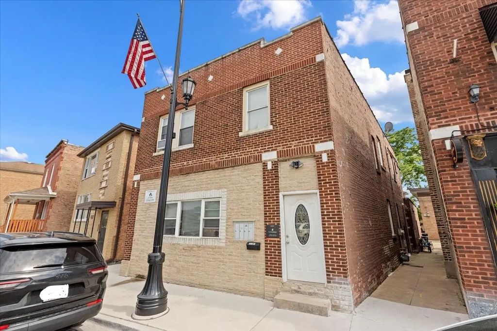 7136 Windsor Avenue 2r, Berwyn