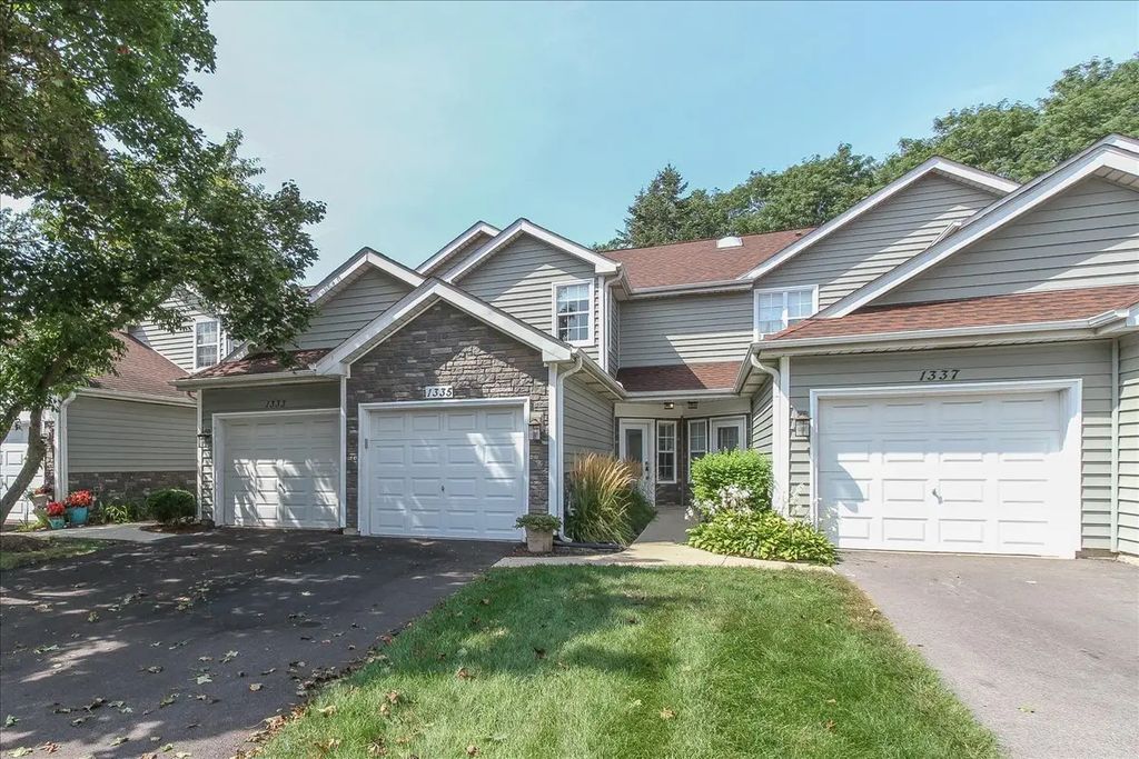 1335 Cranbrook Court, Schaumburg