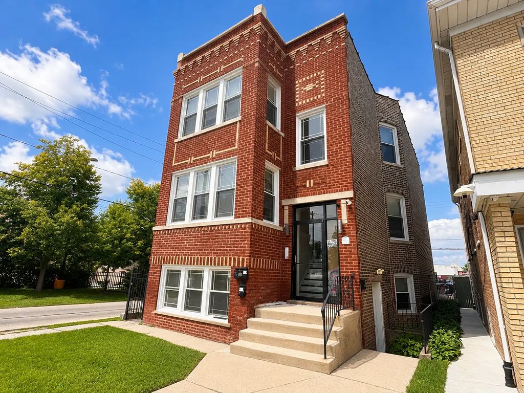4415 S Sawyer Avenue 2, Chicago
