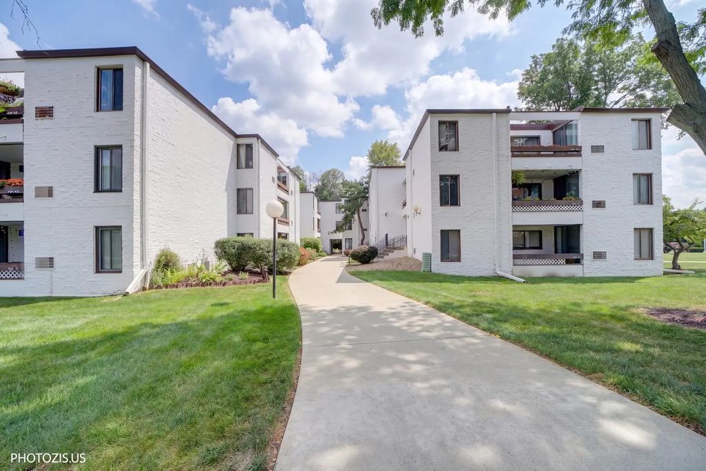 322 W Miner Street 2a, Arlington Heights, 60005