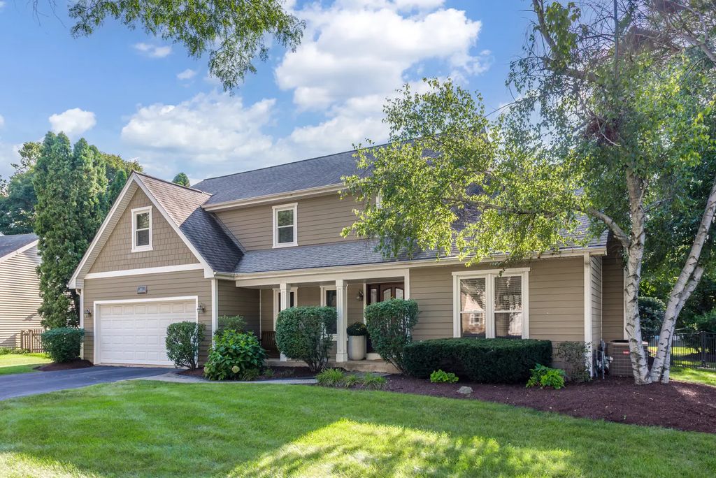 841 Buttonwood Circle, Naperville
