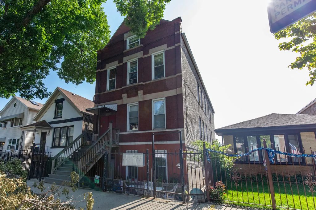 3241 S Carpenter Street, Chicago, 60608