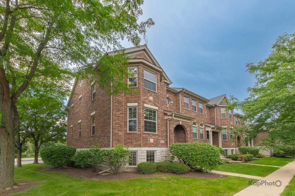 27w708 N Meadowview Drive, Winfield