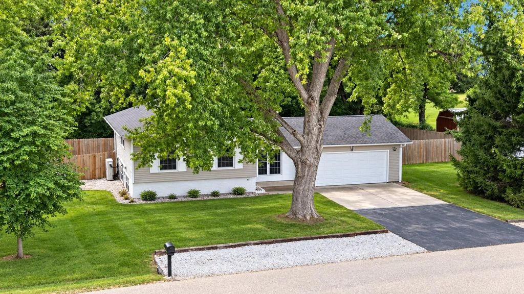 3457 Nancy Lane, Clinton