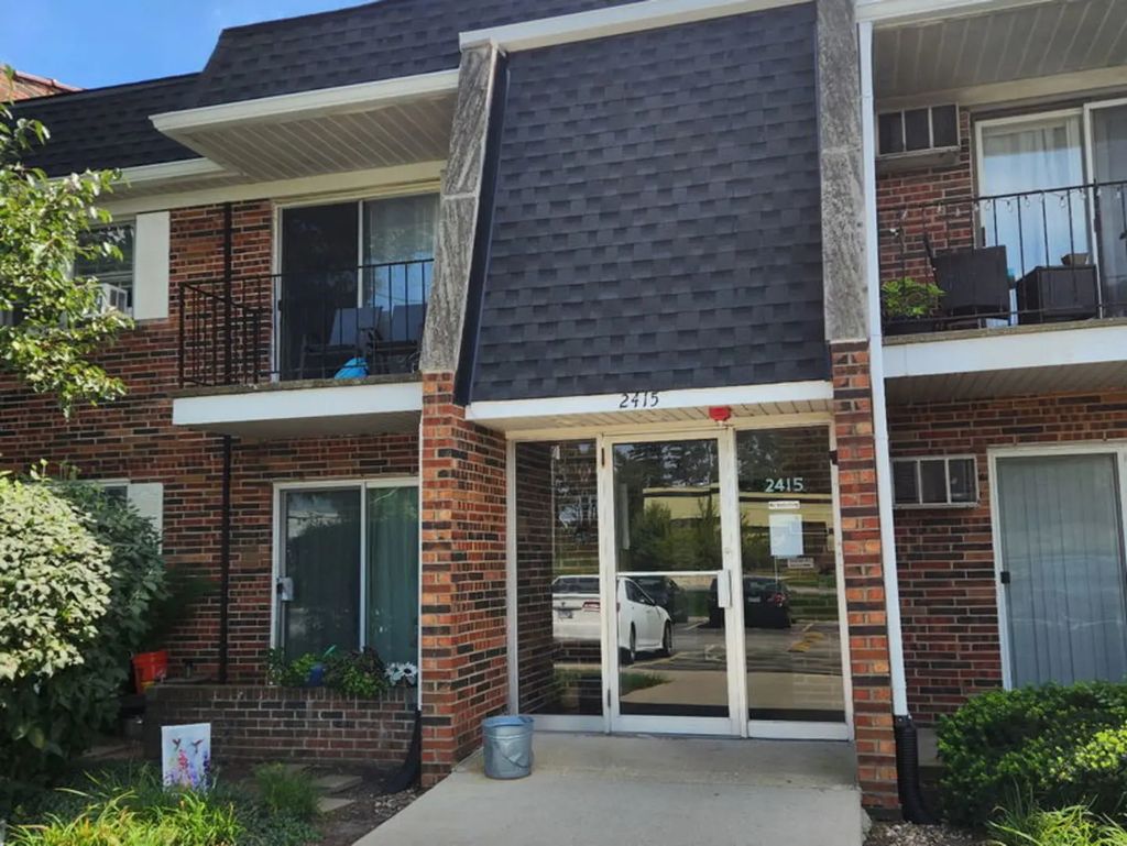 2415 Ogden Avenue 5, Downers Grove
