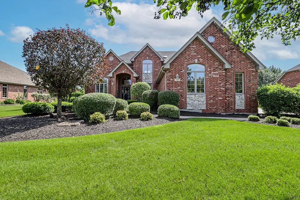 54 Long Cove Drive, Lemont