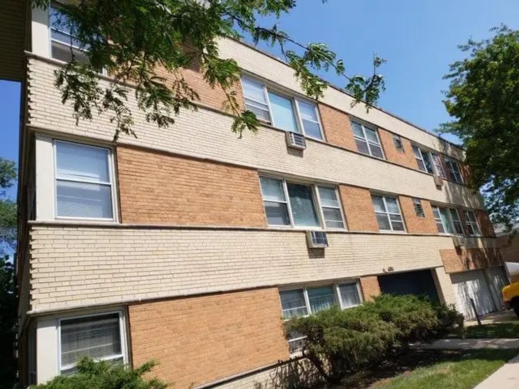 8537 Niles Center Road 3b, Skokie