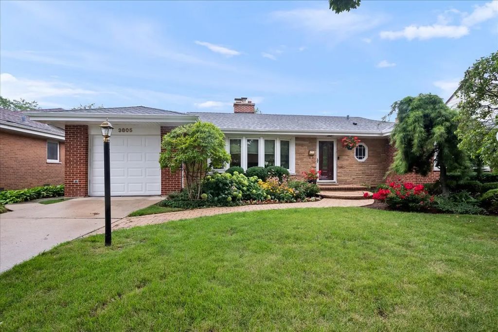 3805 W Jarlath Street, Lincolnwood