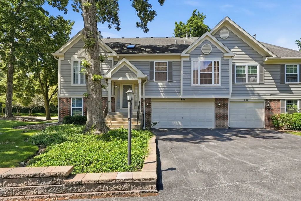 864 N Shady Oaks Drive 864, Elgin