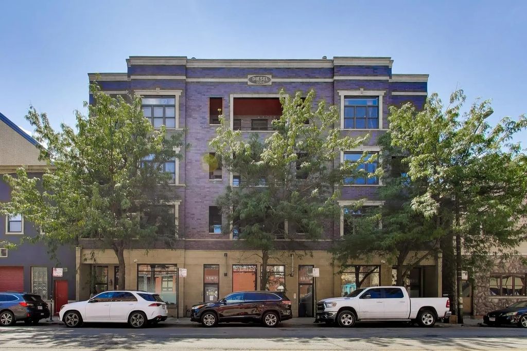 1353 W Grand Avenue 2, Chicago, 60642