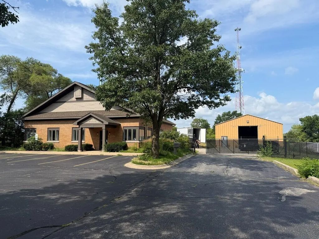72 East Street, Crystal Lake
