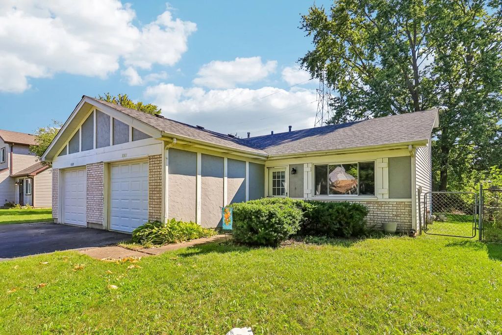 1087 Pheasant Run Lane, Aurora