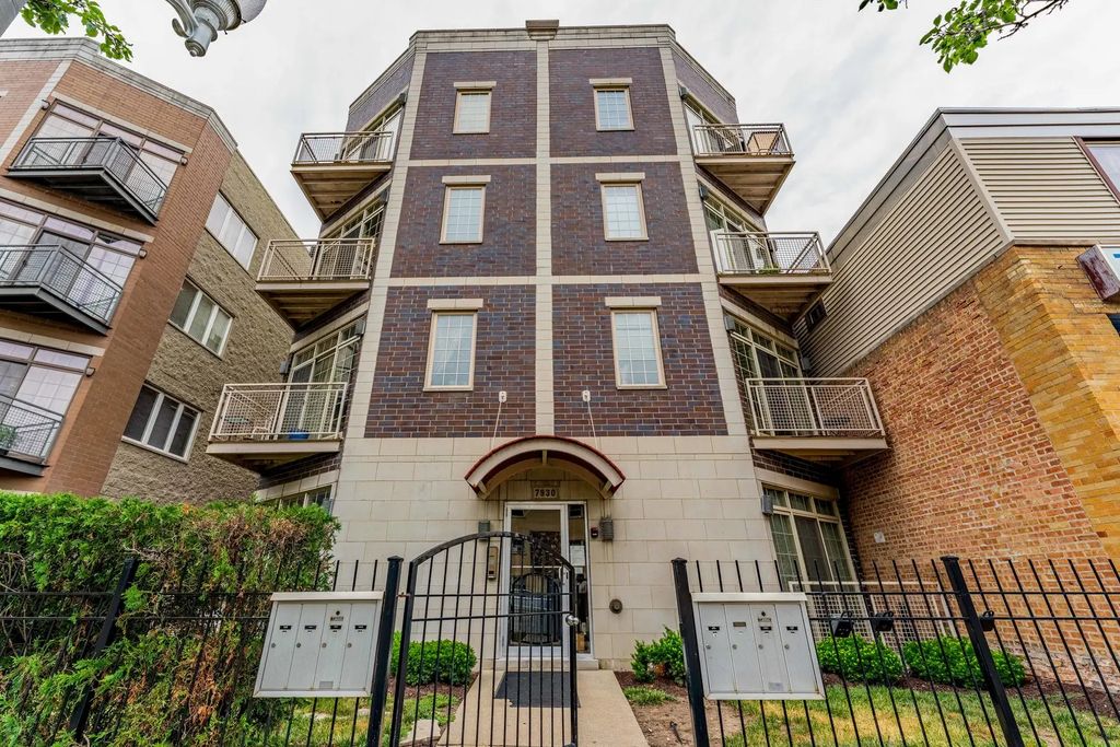 7930 W Grand Avenue 3w, Elmwood Park