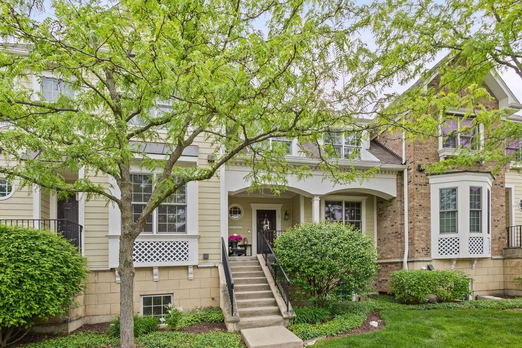 1907 Lynn Circle, Libertyville