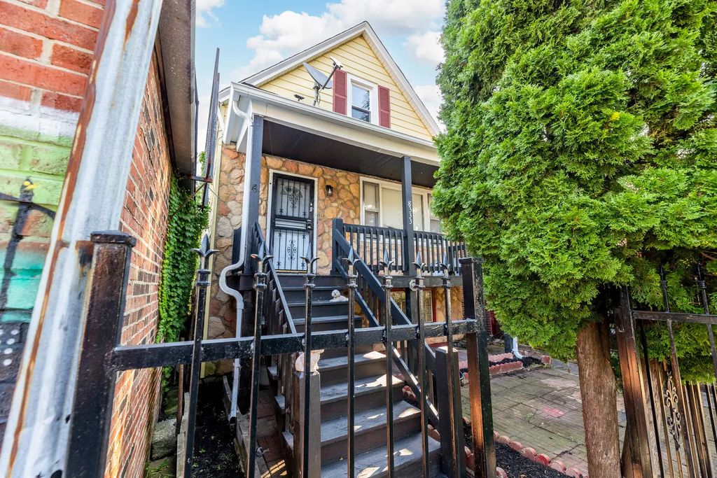 8333 S Baltimore Avenue, Chicago