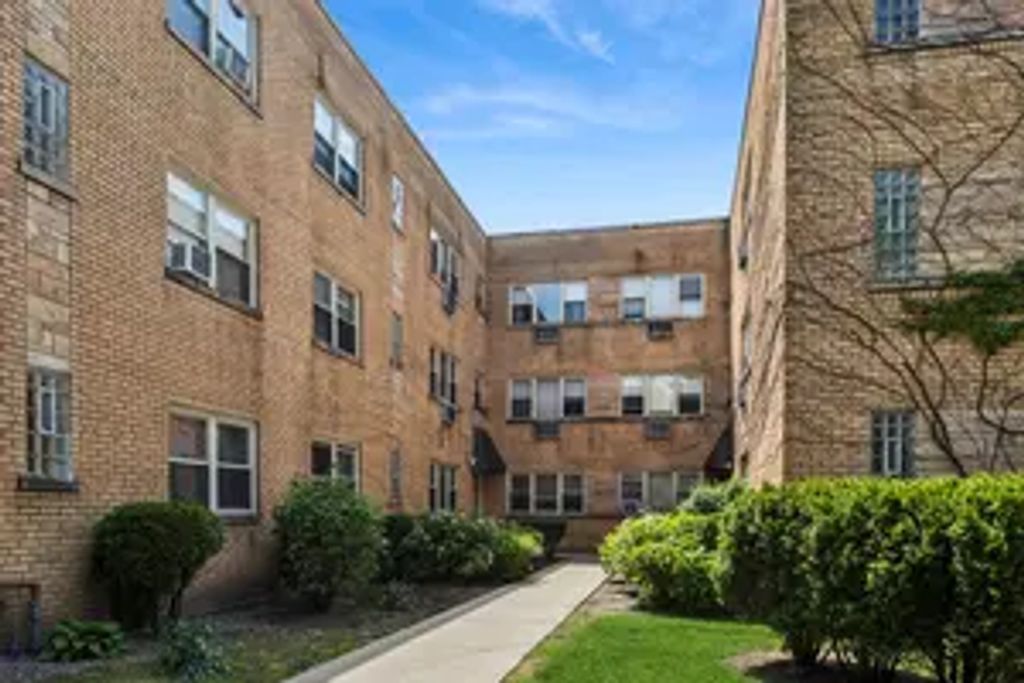1711 W Estes Avenue 1s, Chicago