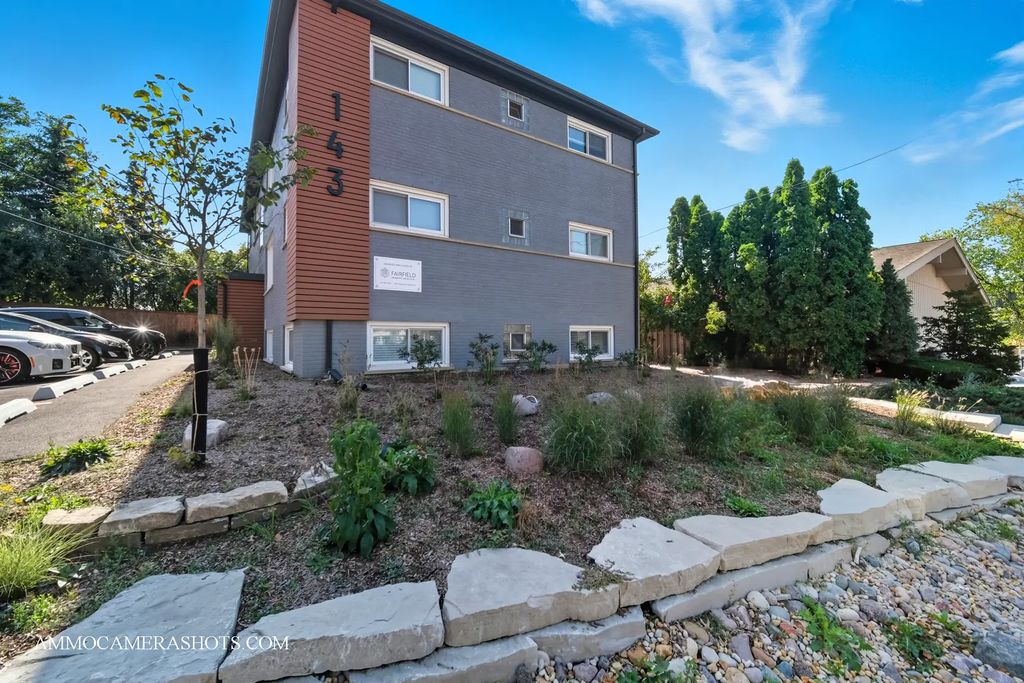 143 Ann Street 2s, Clarendon Hills