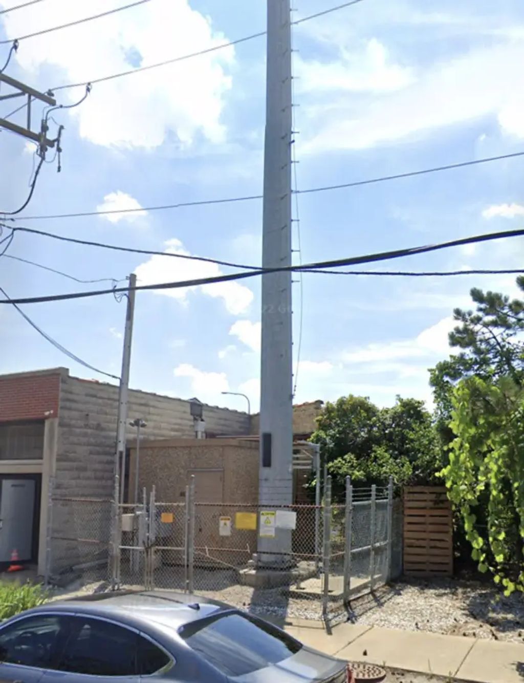 4833 W Wilson Avenue, Chicago