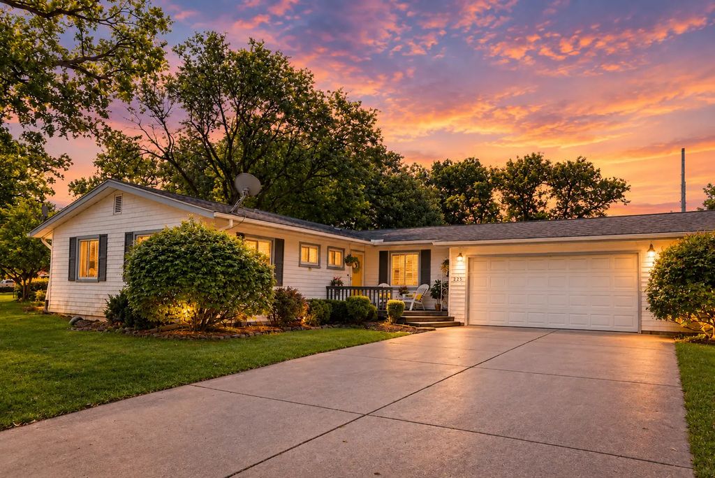 225 Forest Park Place, Ottawa