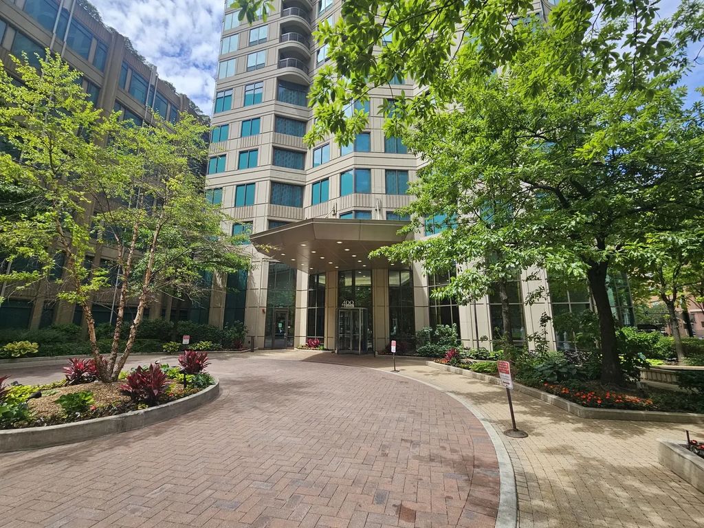 400 N La Salle Drive 3306, Chicago, 60654