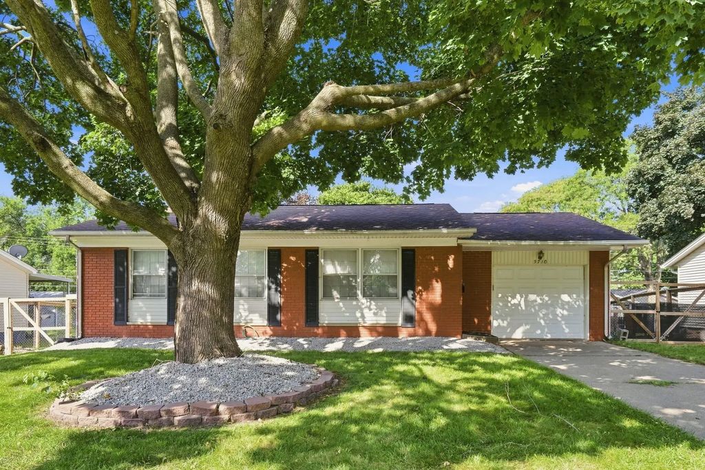 3710 N Pine Street, Davenport