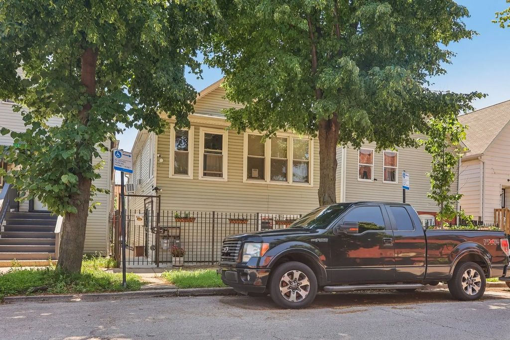 4425 W Carroll Avenue, Chicago