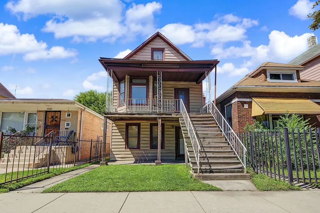 8534 S Muskegon Avenue, Chicago, 60617