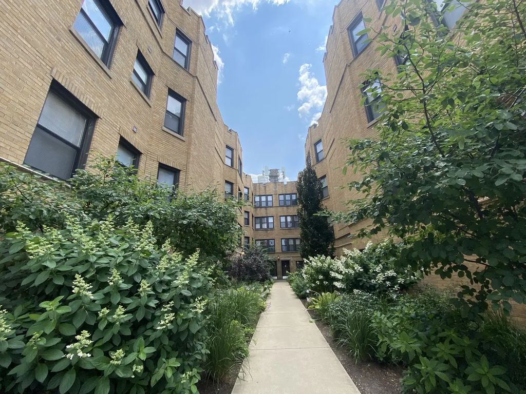 2803 W Lawrence Avenue D1n, Chicago, 60625