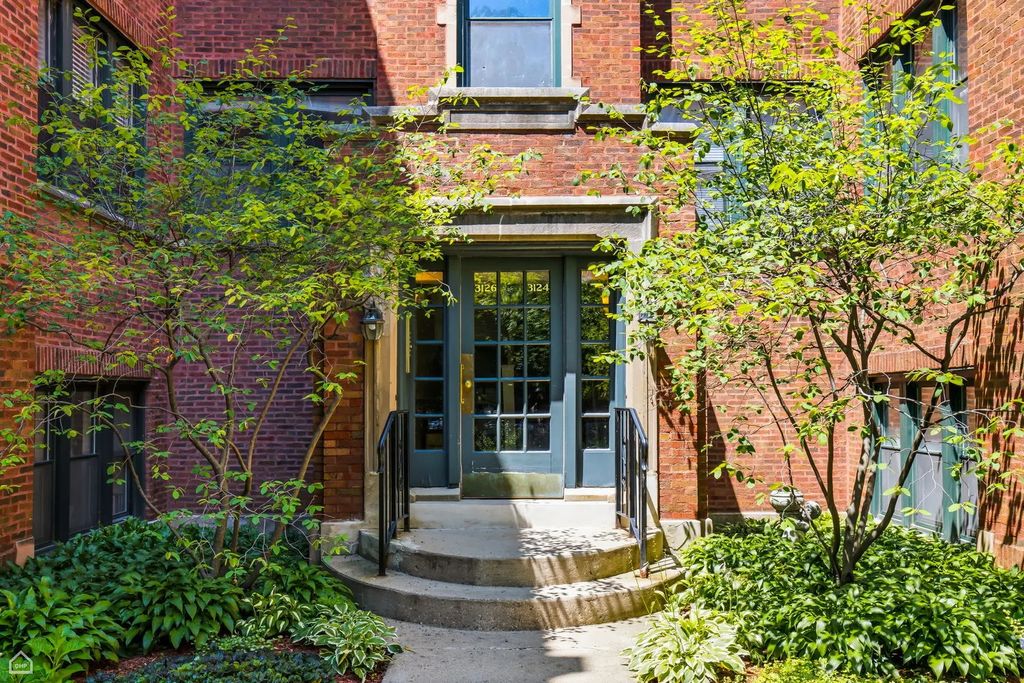 3126 W Carmen Avenue 3, Chicago, 60625