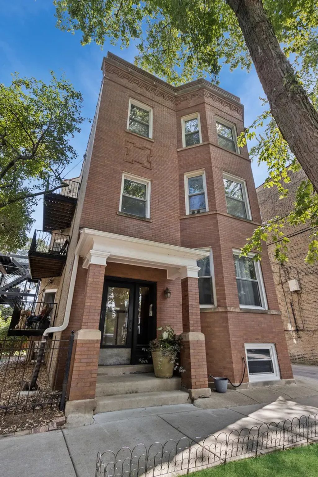 3649 N Wolcott Avenue 2, Chicago, 60613
