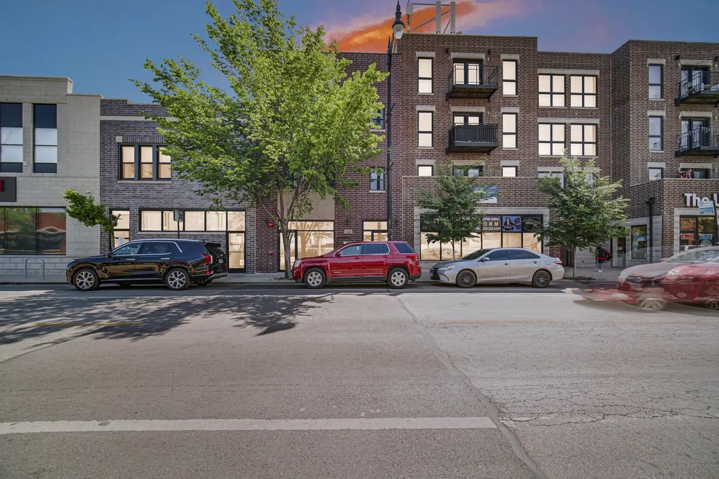 3225 S Halsted Street 3, Chicago