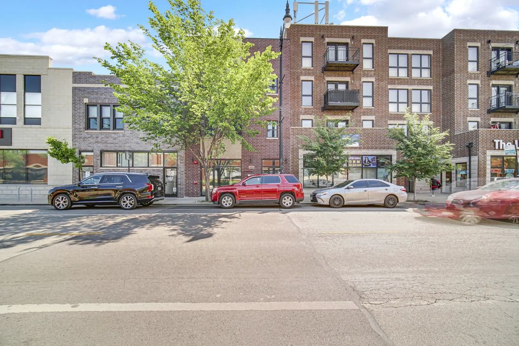3225 S Halsted Street 3, Chicago