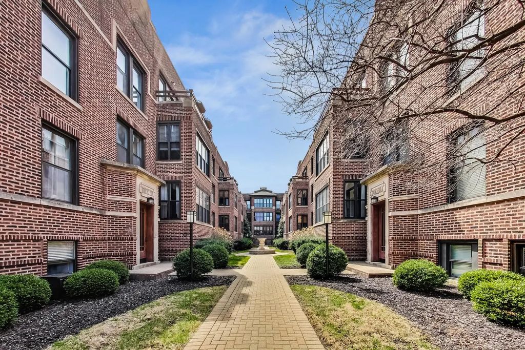 747 W Cornelia Avenue N1, Chicago, 60657