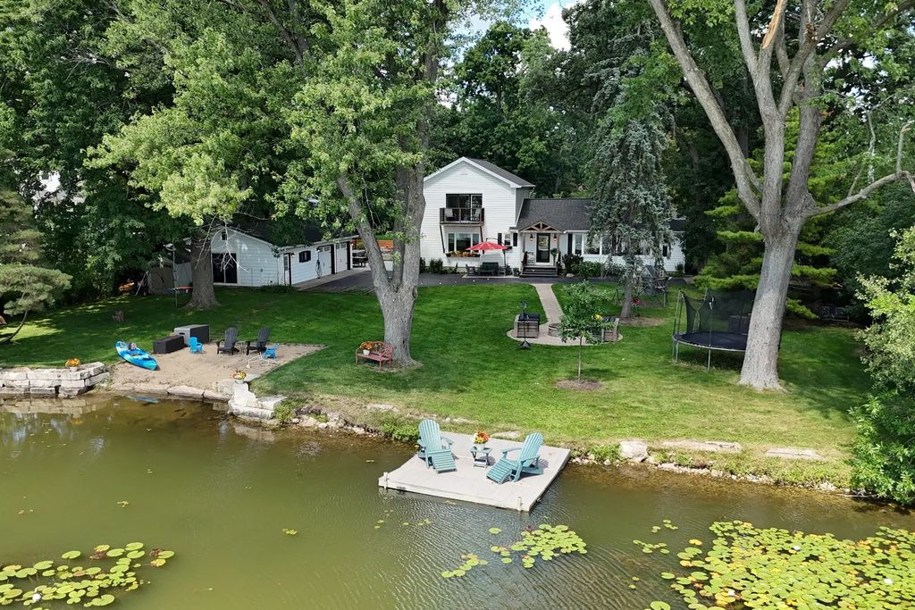142 Augusta Street, Grayslake