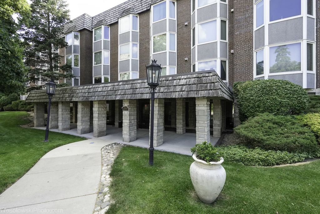 2600 Windsor Mall 2b, Park Ridge
