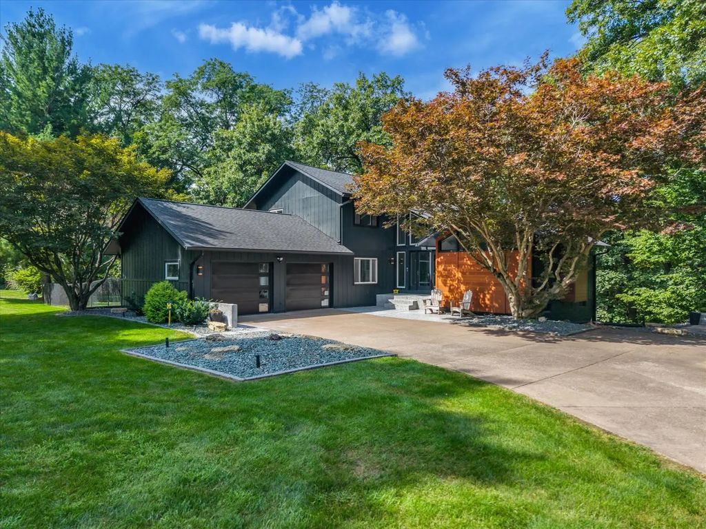 15 Valley View Drive, Blue Grass