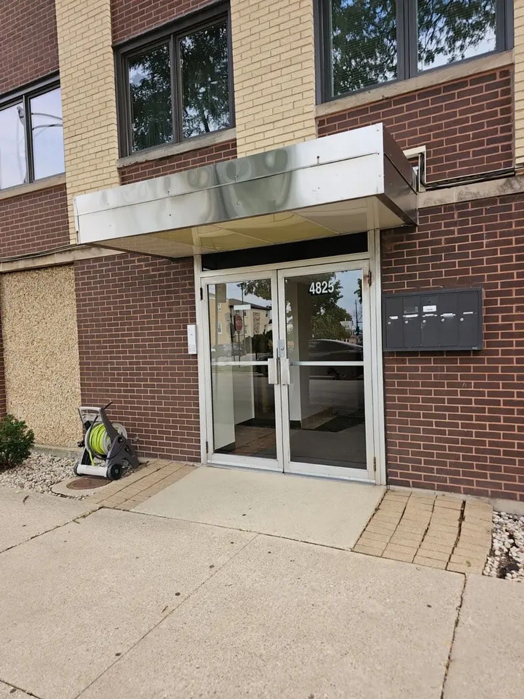 4825 N Mason Avenue 102, Chicago