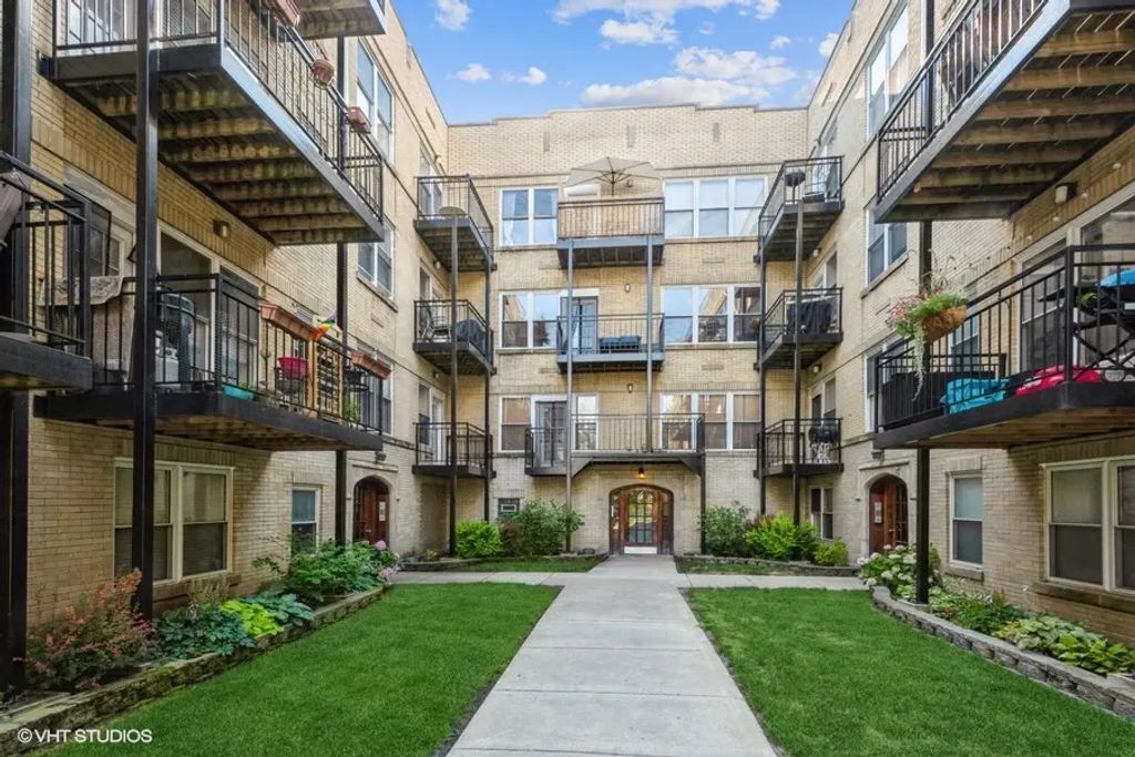 4018 N Albany Avenue Ga, Chicago