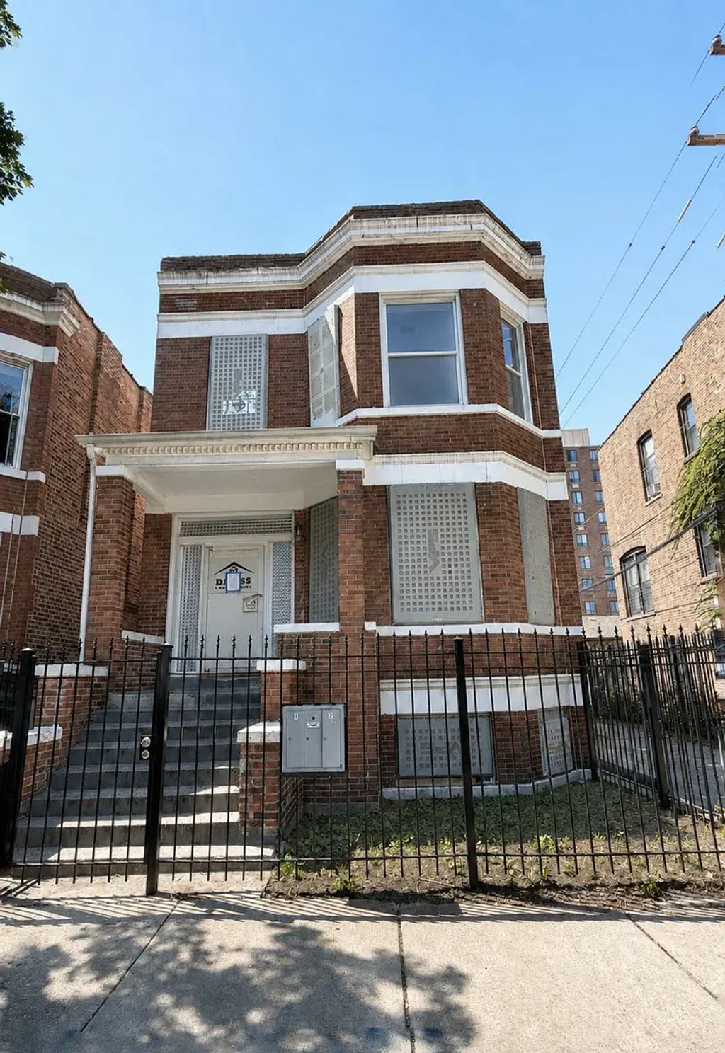 6018 S Eberhart Avenue, Chicago