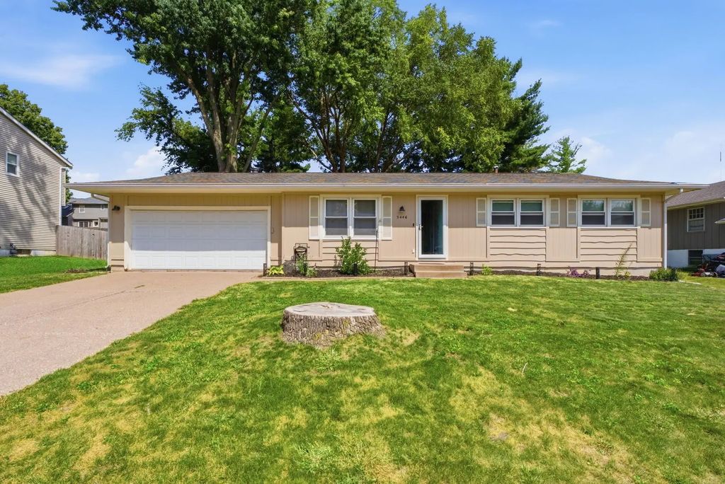 3446 Pleasant Drive, Bettendorf